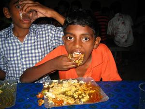 indio-comiendo.jpg